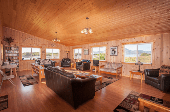 Katmai Wilderness Lodge